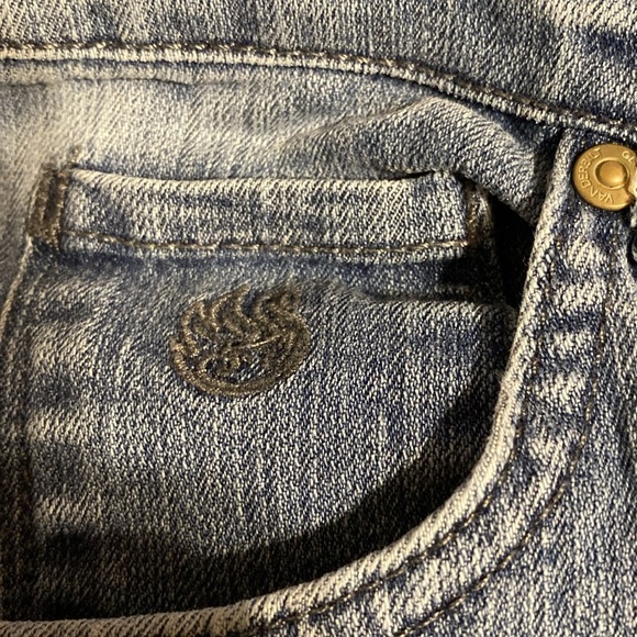 Gloria Vanderbilt Amanda Women's Jeans Size 12 With Embroidered Pockets - Picture 9 of 11